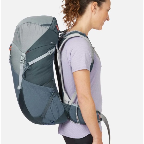 LIKE NEW - LOWE ALPINE - Women’s Hiking Backpack with AirZone - Trail ND33L - Picture 7 of 13